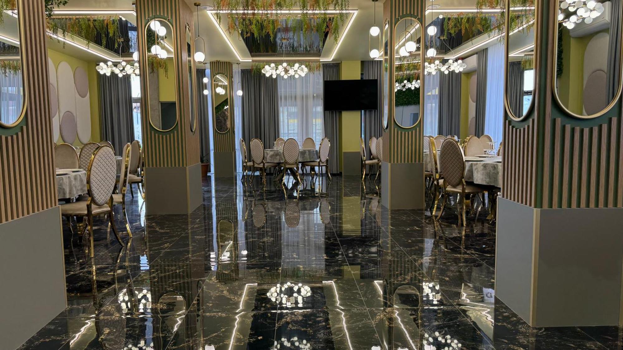 Hotel Sorelo Pitesti Ngoại thất bức ảnh